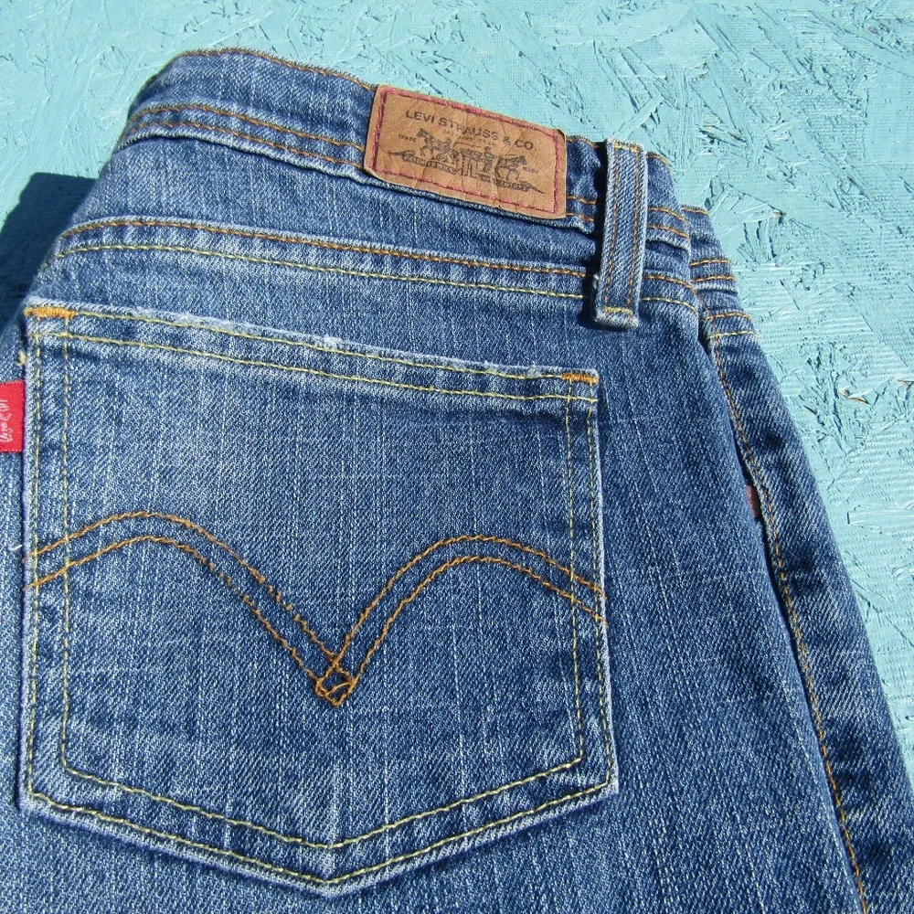 Levi's Women's Jeans size 9 M - Picture 4 of 8